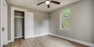 Freshly Updated 2 Bedroom House Gallery 5