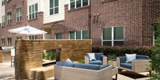 District at Greenbriar Apartments Gallery 6