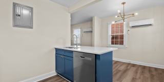 Spacious 1 Bedroom Duplex in Trinity Park, blocks from Duke! - Renovated & Pet Friendly Gallery 3