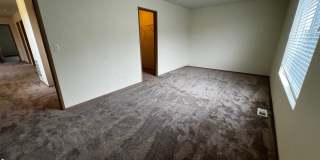 DuPont 2365 SF 3 bedroom plus loft home. Gallery 22