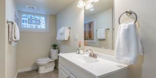 Adorable home with 3 Units in Tacoma Gallery 12