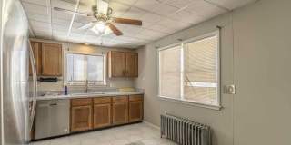 112 E Grove Street Gallery 3