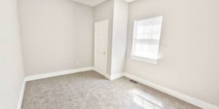 Spacious Three Bedroom House - MOVE IN TODAY! Gallery 7