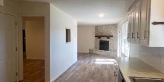 Primrose Market Place - Battlefield Mall Area - Bradford Park Neighborhood w/ 2 Living Area's Gallery 5
