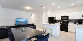 1181 SW 7th Ct Gallery 9