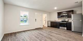 Spacious 3-Bedroom Home with Hardwood Floors & Modern Finishes in Seguin Gallery 7