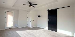 60 740 North Gallery 9