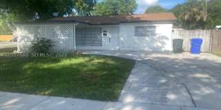 1700 SW 69th Ter Gallery 1
