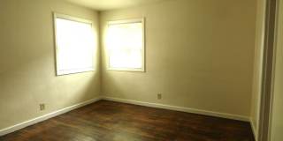Rent Special: 1/2 Off June's Rent!! 1 bed 1 bath Duplex near Bush Park! Gallery 9