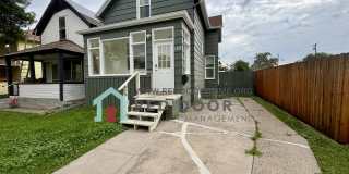 Beautifully Remodeled 3 Bed, 2 Bath Home – Pet Friendly! Gallery 1