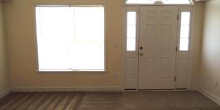 Beautiful Town Home in Tucker Creek Gallery 4