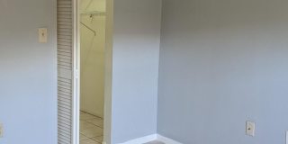 1944 Taft Street Gallery 17