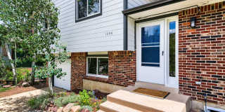 Beautiful 3-Bedroom Home with Large Backyard & Mountain Views Gallery 3