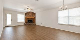 $1,950 3 Bed/2 Bath/2 Garage Ready for Move-in Home in Woodland Creek Gallery 4