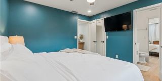 2412 La Salle Avenue Gallery 31