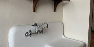 Charming Brick Historic Apartment in the Heart of Vibrant Hamline-Midway Gallery 22