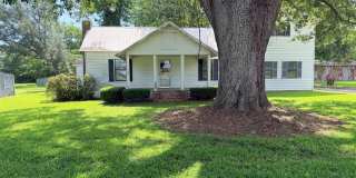 Spacious 3bedroom/2 bathroom home in Hahira Gallery 1