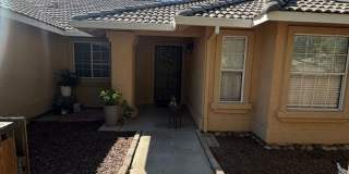 AVAILABLE NOW– Beautiful & Spacious 4 Bedroom Home! Gallery 1