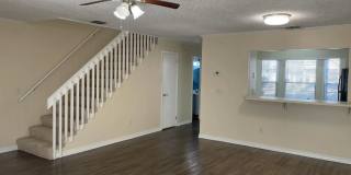 2 Bedroom Townhome in Lexington Square 2 Bedroom Townhome in Lexington Square Gallery 3
