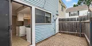 Cobblestone Townhouse - End unit close to parking Gallery 13