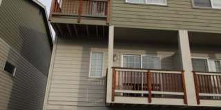 2 Bedroom Townhouse close to Downtown! Gallery 1