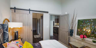 Met on 7th Gallery 40