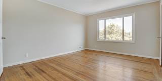 Spacious Westlake Home Gallery 20