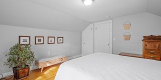 989 Union Street Gallery 37