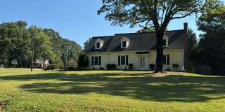 4 Bed / 3 Bath with 1/2 acre in Historic Shelby, NC Neighborhood Gallery 1