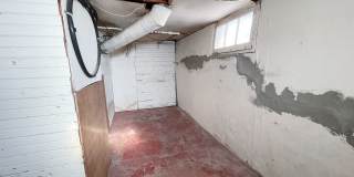 2 bedroom home in great neighborhood Gallery 13