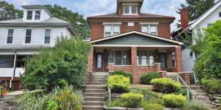 4 Bedroom North Campus Newly Remodeled House with 2 Decks and Patio Gallery 8