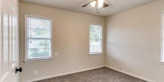 Beautiful updated home in The Village - 2 bed 1 bath Gallery 13