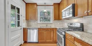 Beautifully maintained and move-in ready 4BR home with a basement Gallery 45