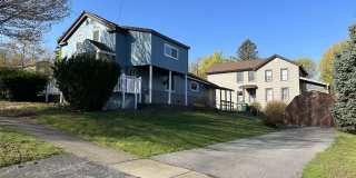 2 Story Move In Ready Home in Oswego! Gallery 1