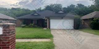 Charming 3 Bedroom Gallery 1