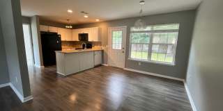 Three bedroom, two bathroom house in Pembroke Gallery 1