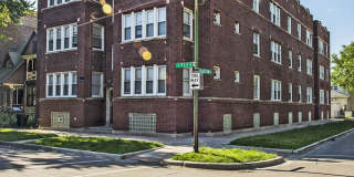 7135 S Blackstone Gallery 11