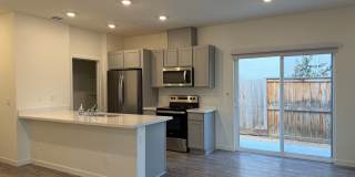 Beautiful 3 bed 2 bath in Roseville! Gallery 1