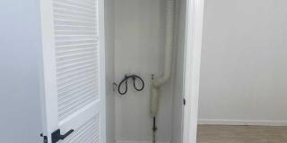 19-23 E Main Street B Gallery 4