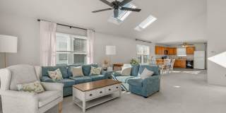 413 Beach Ave W Gallery 15