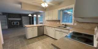 Large Home in Bellevue for Rent Large Home in Bellevue for Rent Gallery 4