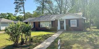 Now Available! Charming 3-Bedroom, 1-Bathroom Home in Decatur, AL Gallery 1