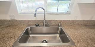 Single Story Senior Home 55+ community- Newly Remodeled- Ready To Move In. Gallery 16