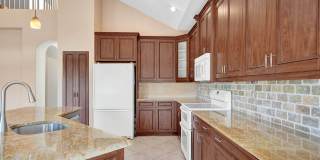 Amazing 4 Bedroom, 3 Bath home plus large 21'x11' loft located in Parkland Isles! Gallery 52