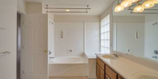 4bd/3.5ba in Southern Highlands Gallery 23