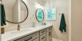 Beautifully remodeled 3 Bedroom Bungalow in Old Town Gallery 24