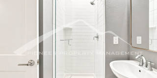 Gorgeous Townhouse with Central AC and Rooftop Deck Gallery 21