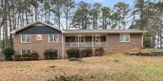 3 Bedroom 2 Bath Home w/ Massive Lot Gallery 1