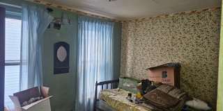 2424 Broadway St Gallery 24