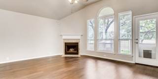 4-BEDROOM HOME IN LAKESIDE Gallery 13